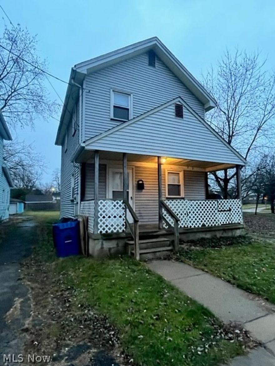 Located in Niles is this 3 Bed/ 1 Bath House. There is a living room, dining room and kitchen provided with a refrigerator which the tenant is to maintain. Monthly rent is $800.00 plus the tenant pays all utilities. Full security deposit of $800.00 and first month rent is due before an approved tenant can move in.  No smoking, no pets and no Section 8