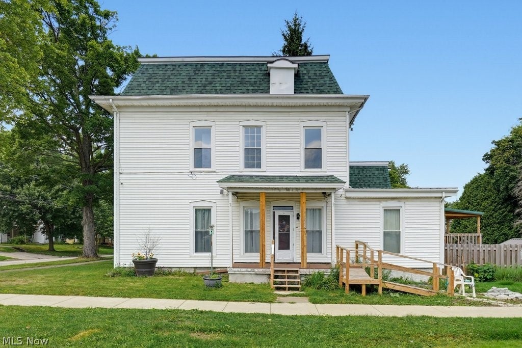 140 N Walnut Street