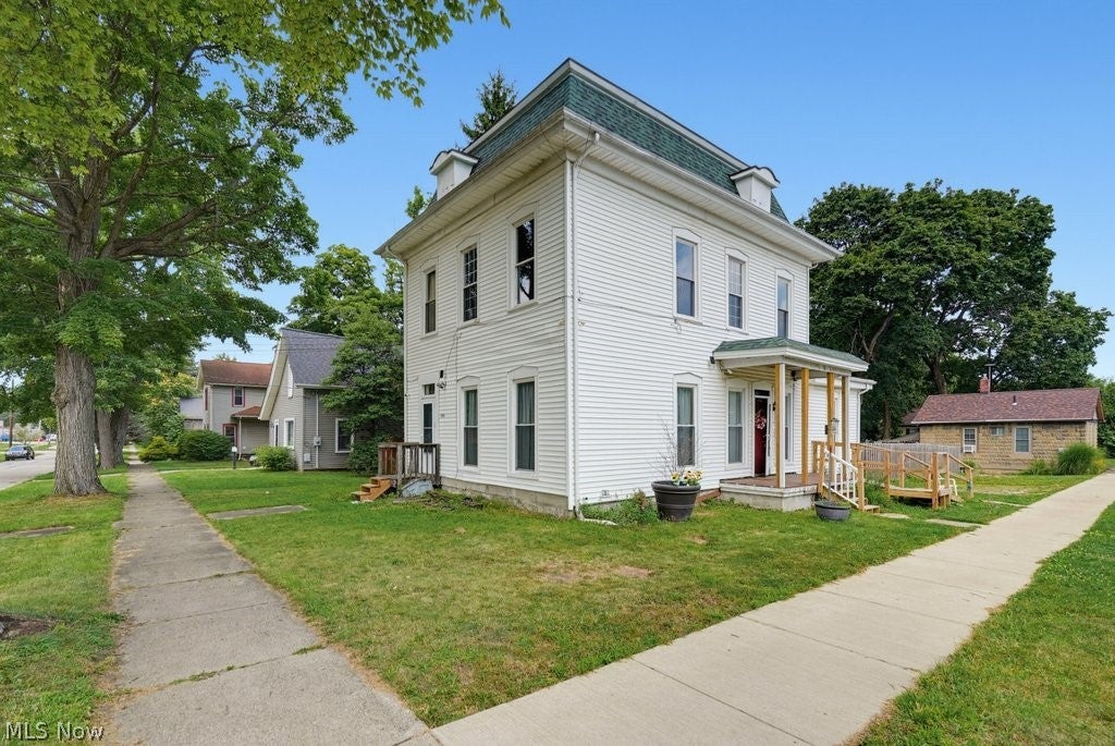 140 N Walnut Street