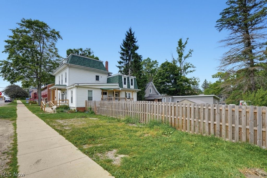 140 N Walnut Street