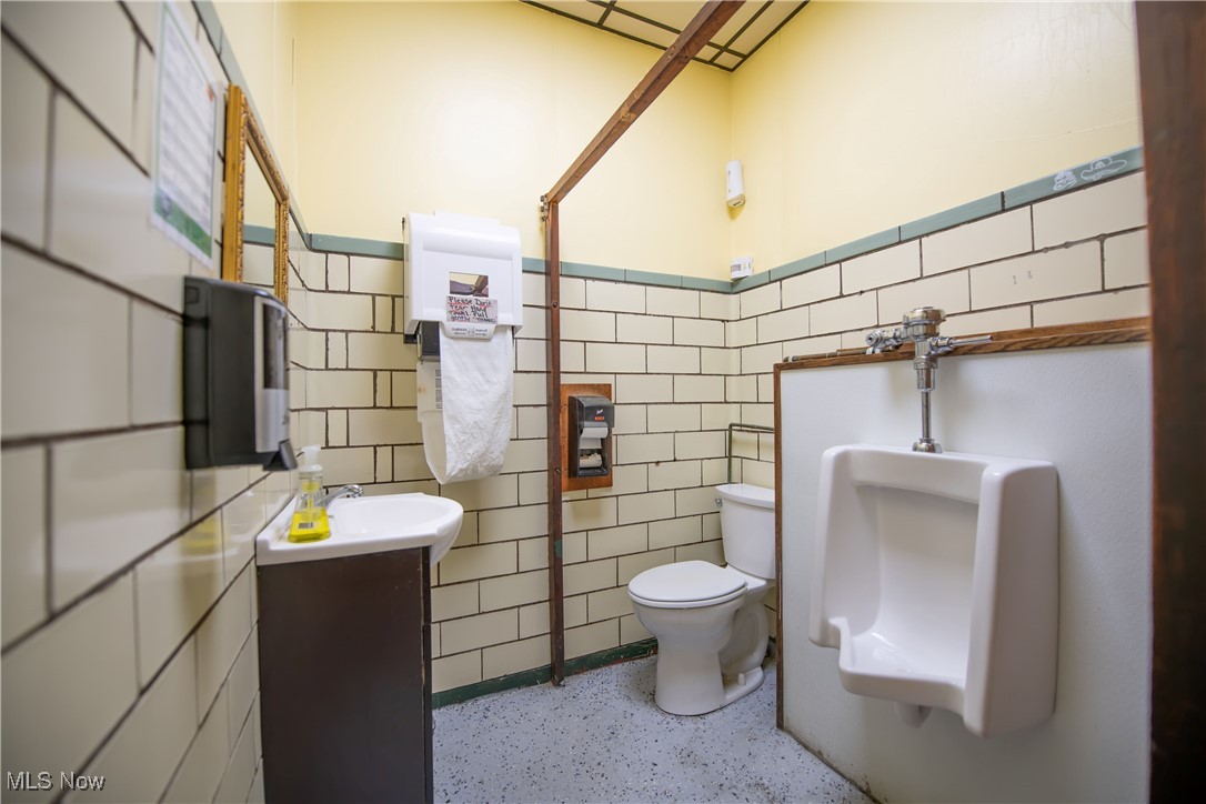 Village/Mineral City - Commercial Sale