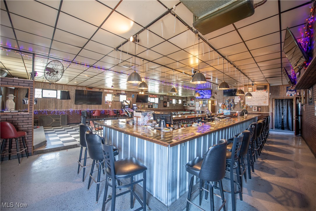 Village/Mineral City - Commercial Sale