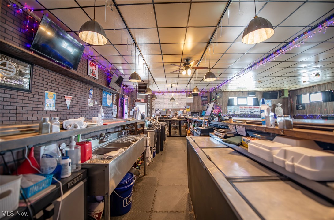 Village/Mineral City - Commercial Sale