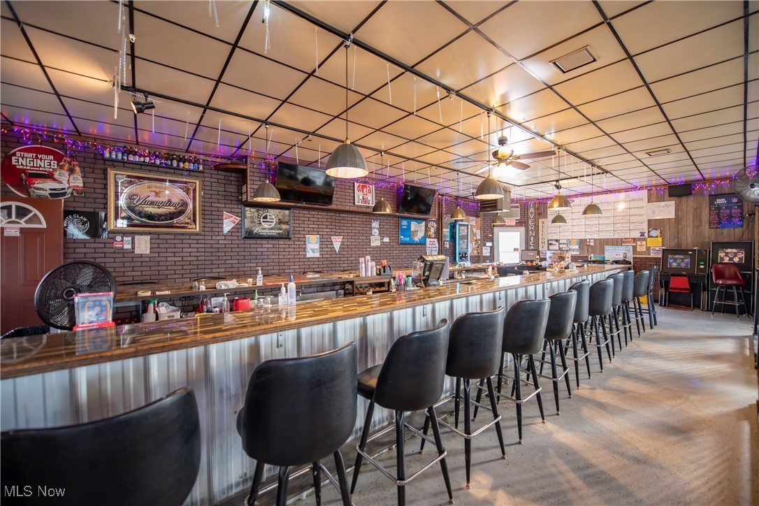 Village/Mineral City - Commercial Sale