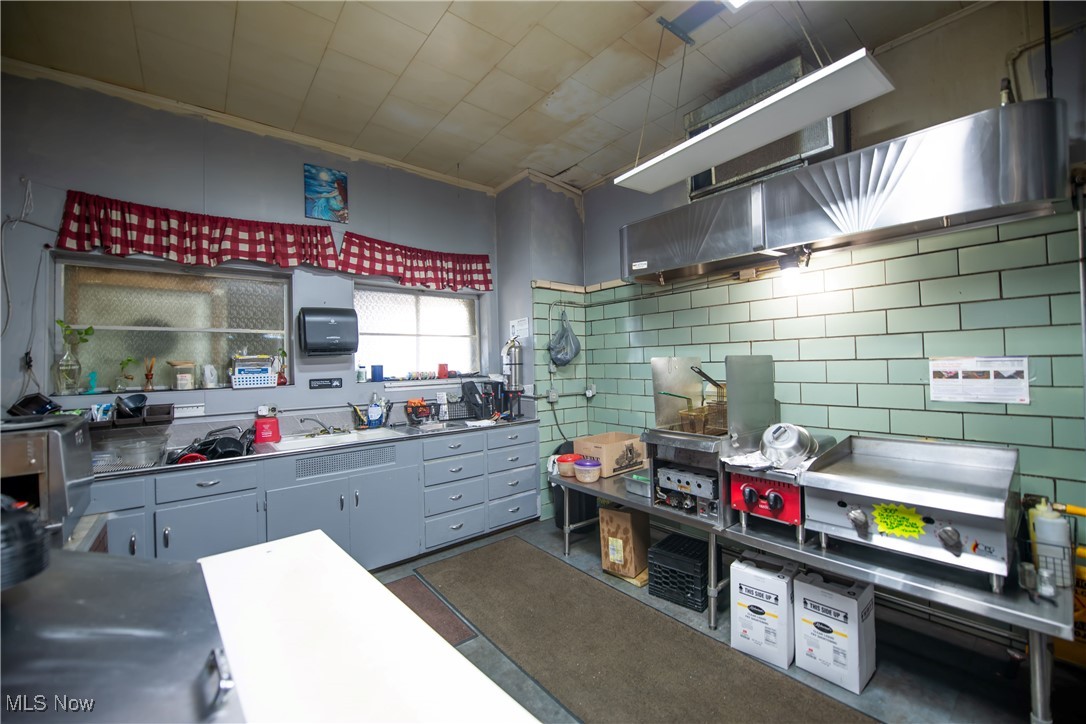 Village/Mineral City - Commercial Sale