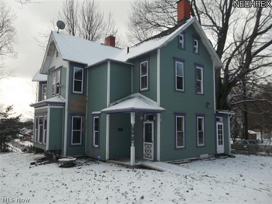 Newer roof and furnace (2) Possible short sale, all offers subject to bank approval. Home being purchased as is.