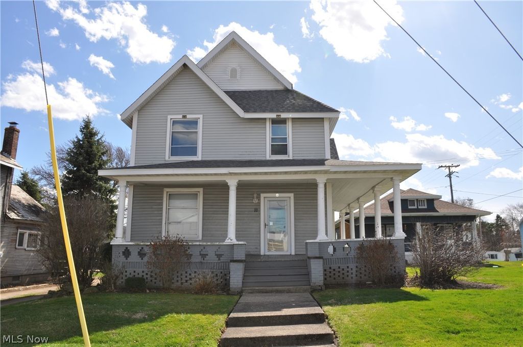 Photo of 11 E Main Street, Dalton, OH 44618 (MLS # 5194167)