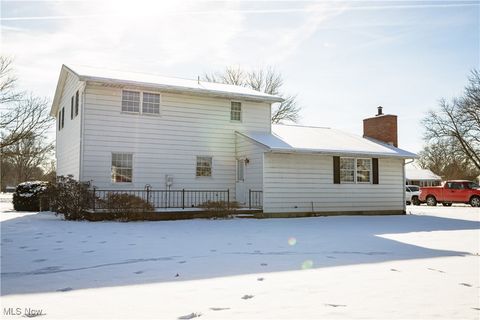 Tiny photo for 425 Providence Avenue SE, New Philadelphia, OH 44663 (MLS # 5178869)