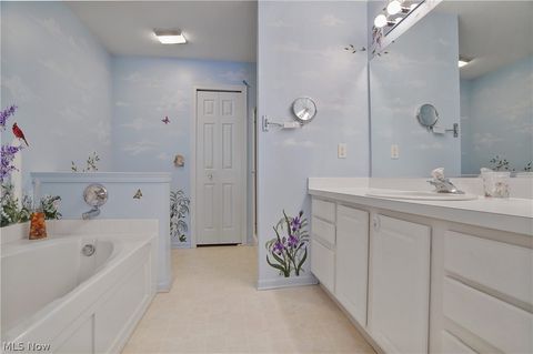 Tiny photo for 421 W Reserve Drive #82, Cuyahoga Falls, OH 44223 (MLS # 5187230)