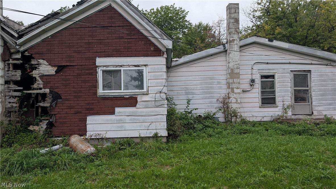 381 Avon Avenue