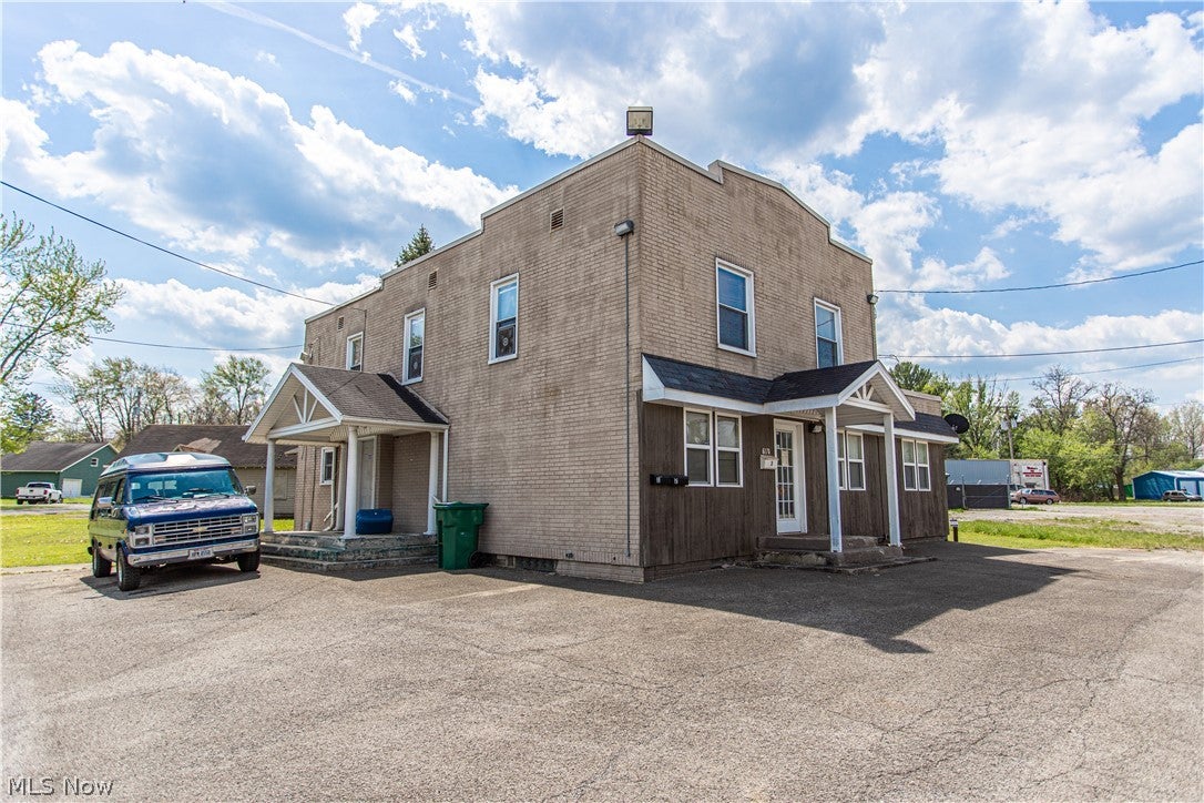 6178 Youngstown Hubbard