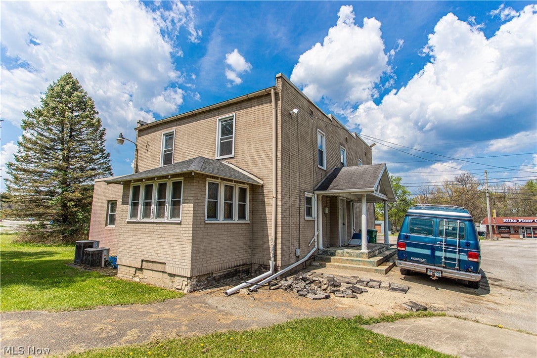 6178 Youngstown Hubbard