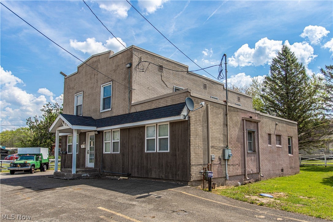 6178 Youngstown Hubbard