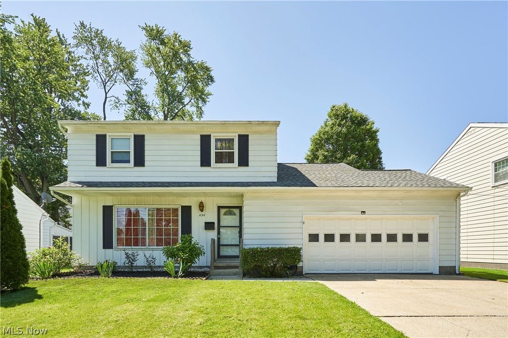 Photo of 636 Franklin Avenue, Cuyahoga Falls, OH 44221 (MLS # 5214930)