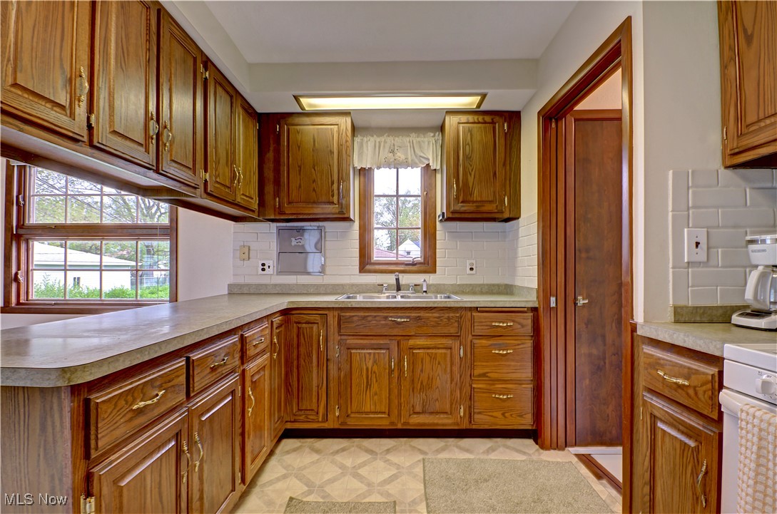 273 E 315th Street, Willowick, Ohio image 9