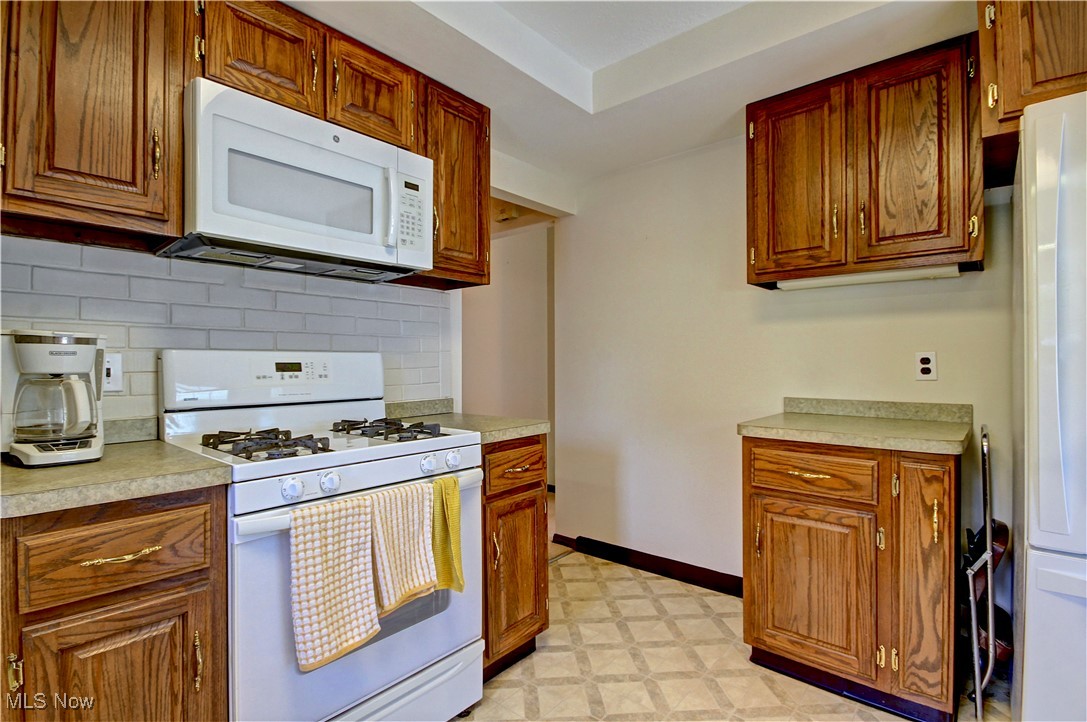 273 E 315th Street, Willowick, Ohio image 11