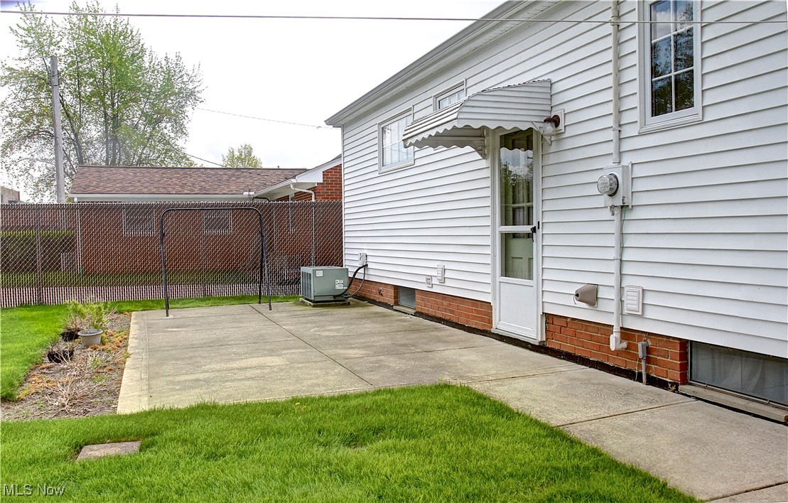273 E 315th Street, Willowick, Ohio image 31
