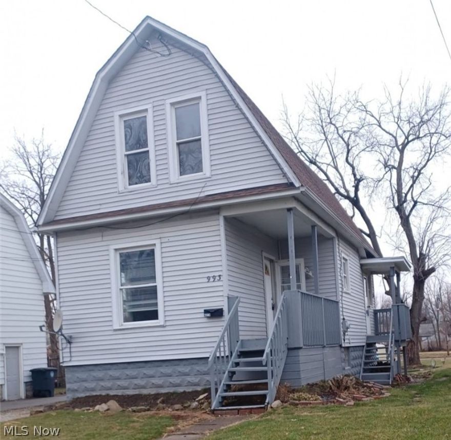 Recently renovated this cute 3 bedrooms with 1 Bathroom.  New Carpet, new paint, Centrally located in Akron. Great for owner occupied or great for rental. Close to school.