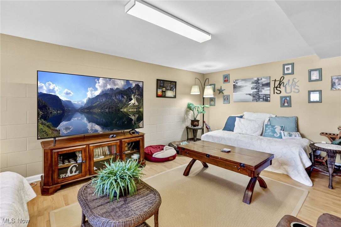 Commons/Vlgs/Wetherington Condo - Residential