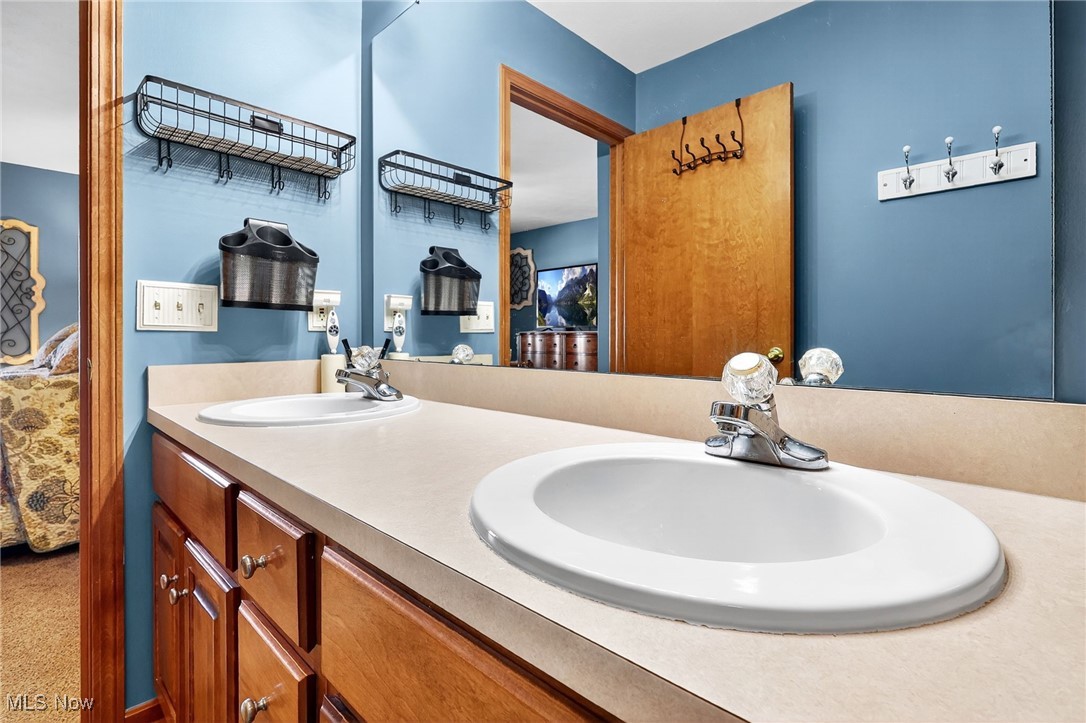 Commons/Vlgs/Wetherington Condo - Residential