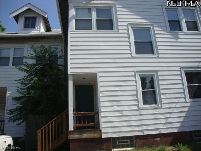 formerly used as office space, corner lot withparking