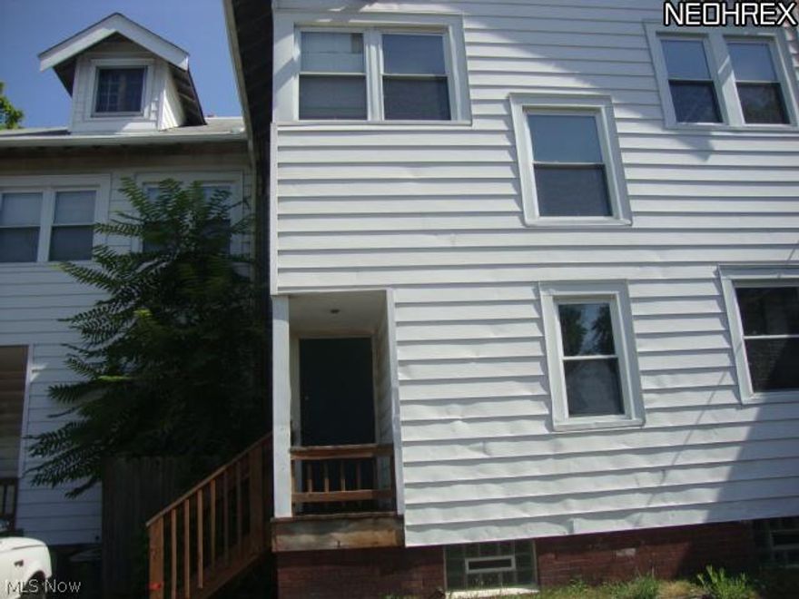 formerly used as office space, corner lot withparking