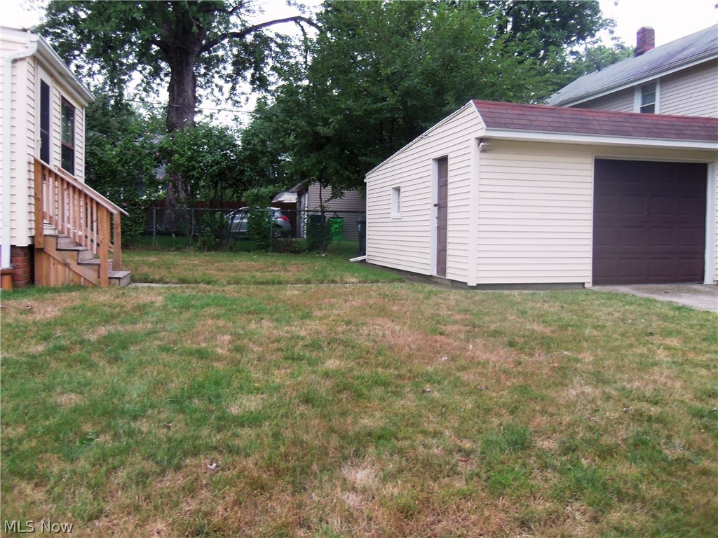 Laura E Sladden - Residential