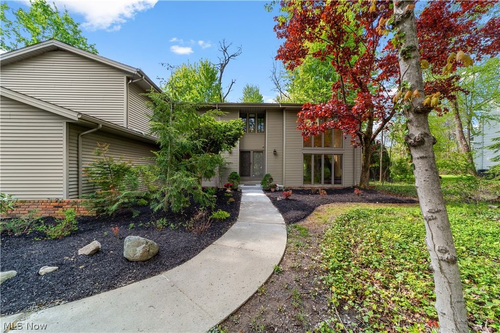 Photo of 29526 Bryce Road, Cleveland, OH 44124 (MLS # 5208926)