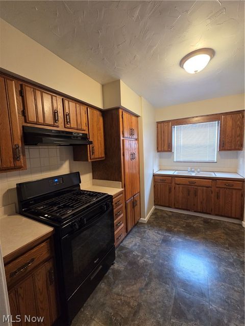 Tiny photo for 472 E 222nd Street, Euclid, OH 44123 (MLS # 5221918)