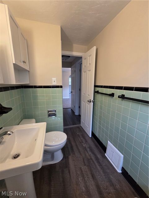 Tiny photo for 472 E 222nd Street, Euclid, OH 44123 (MLS # 5221918)