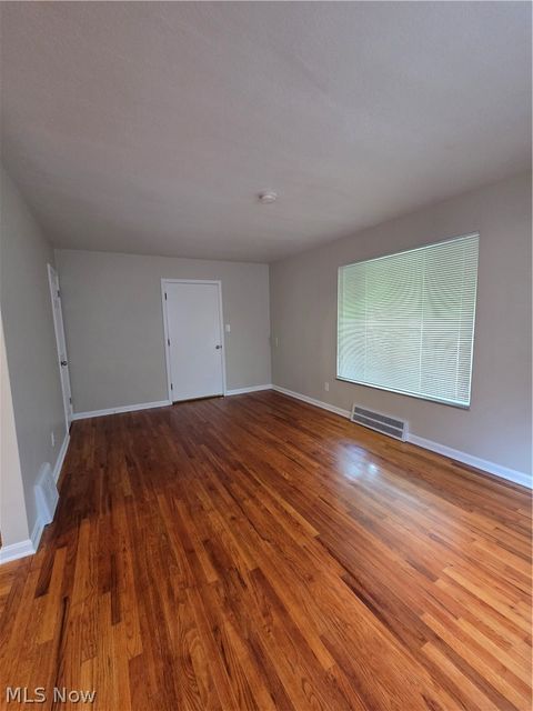 Tiny photo for 472 E 222nd Street, Euclid, OH 44123 (MLS # 5221918)