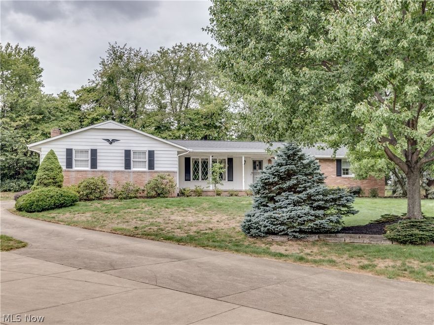 Brick and vinyl ranch situated on a Cul-de-sac. This one owner home located in Bob O' Link is in Plain Township and North Canton School District. The garage has 9' high door and is large enough to accomodate a 23 1/2 foot RV. Convenient first floor laundry and also a laundry in the basement. Great 13x11 formal dining room which most ranches this size don't have. Wonderful three season patio enclosure!