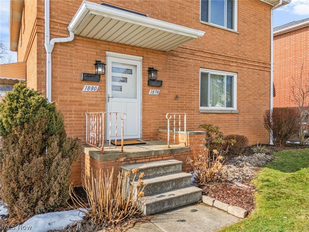 Photo of 1878 Carter Avenue, Akron, OH 44301 (MLS # 5187607)