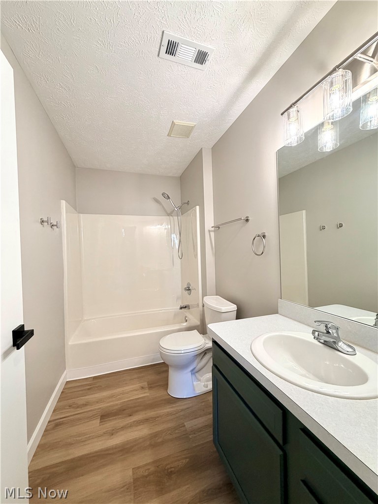 NORTH CREEK VILLAS - Residential