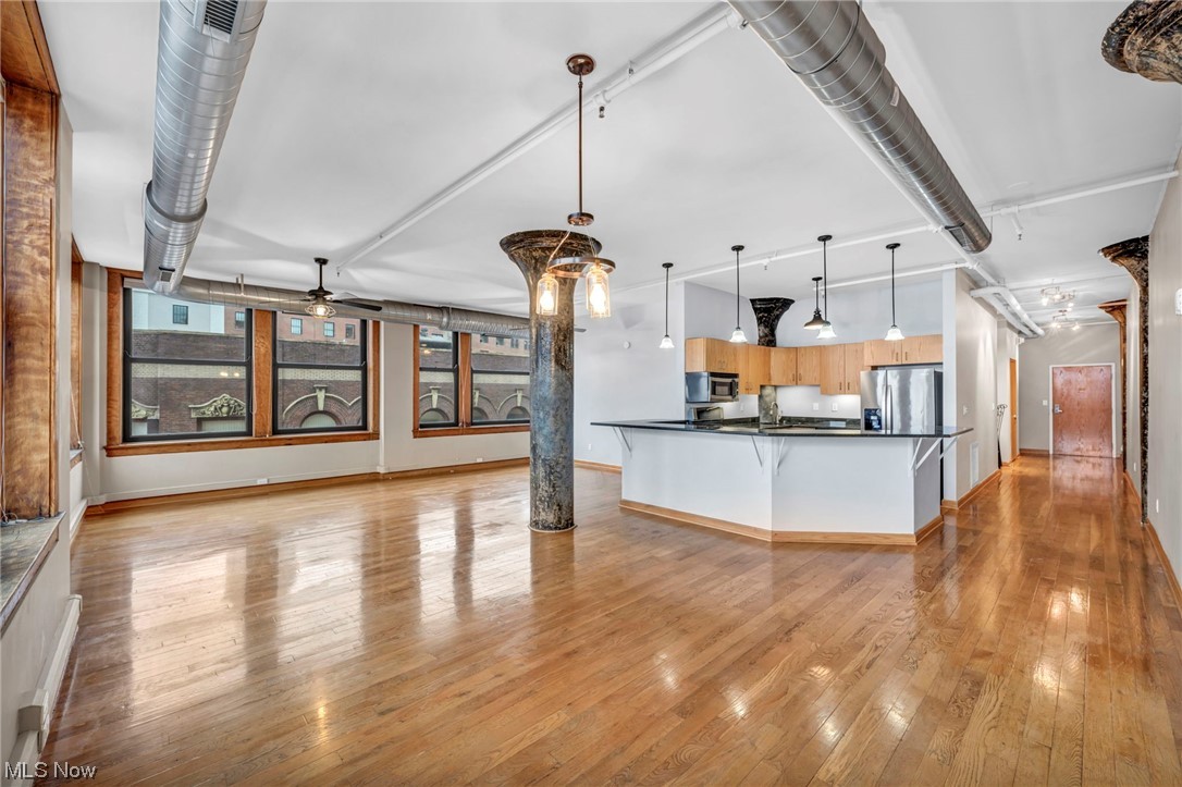 Sincere Bldg Condo - Residential