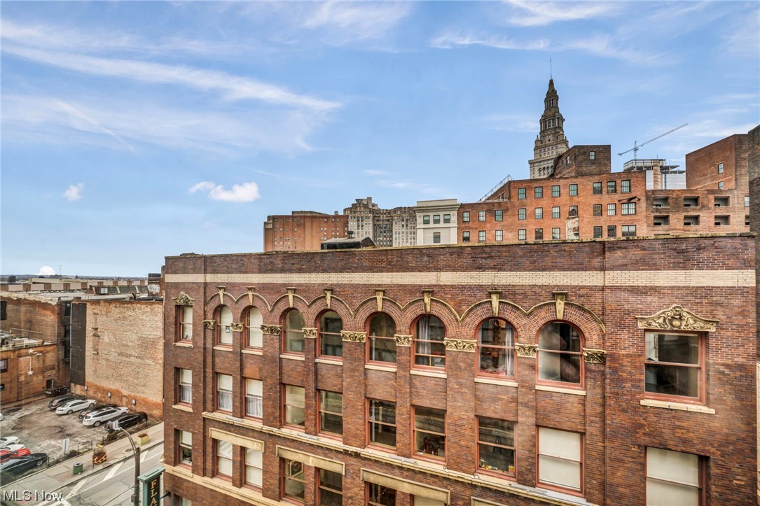Sincere Bldg Condo - Residential