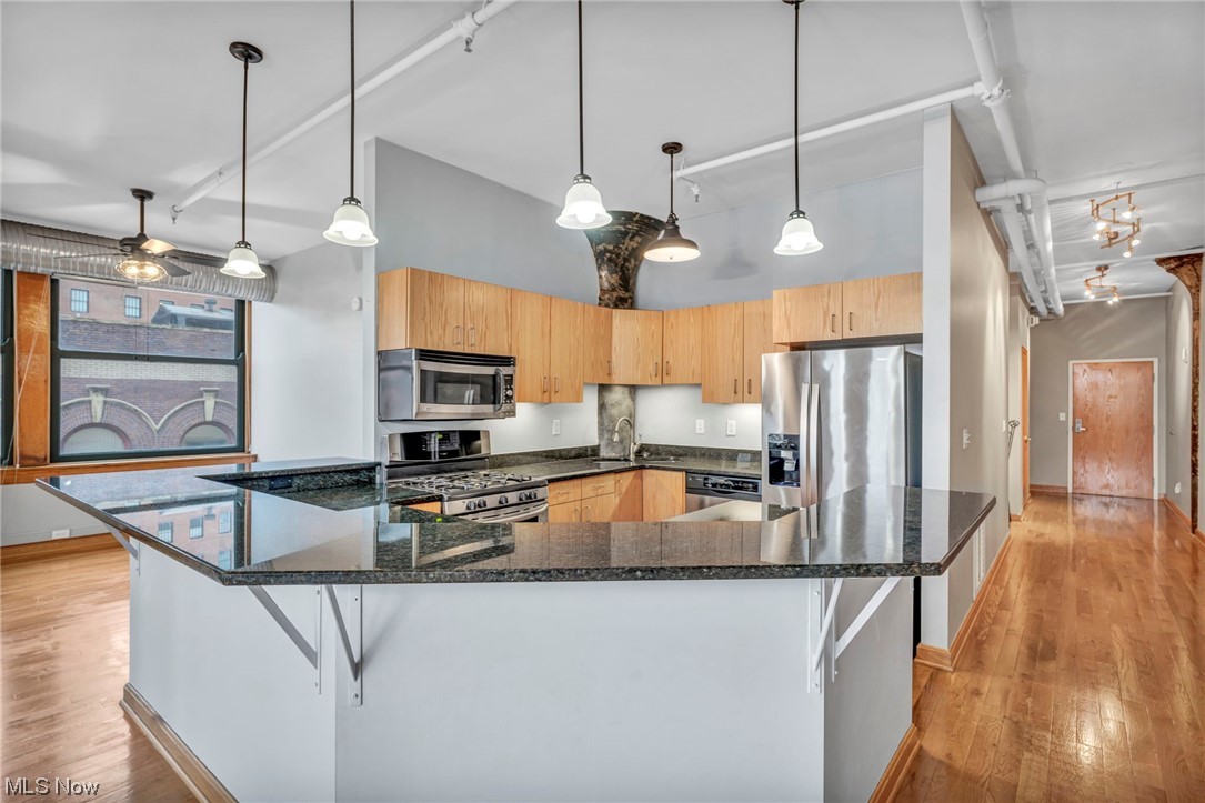 Sincere Bldg Condo - Residential