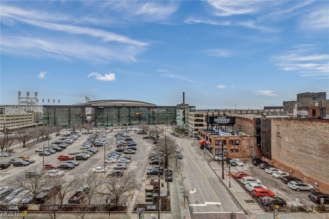 Sincere Bldg Condo - Residential