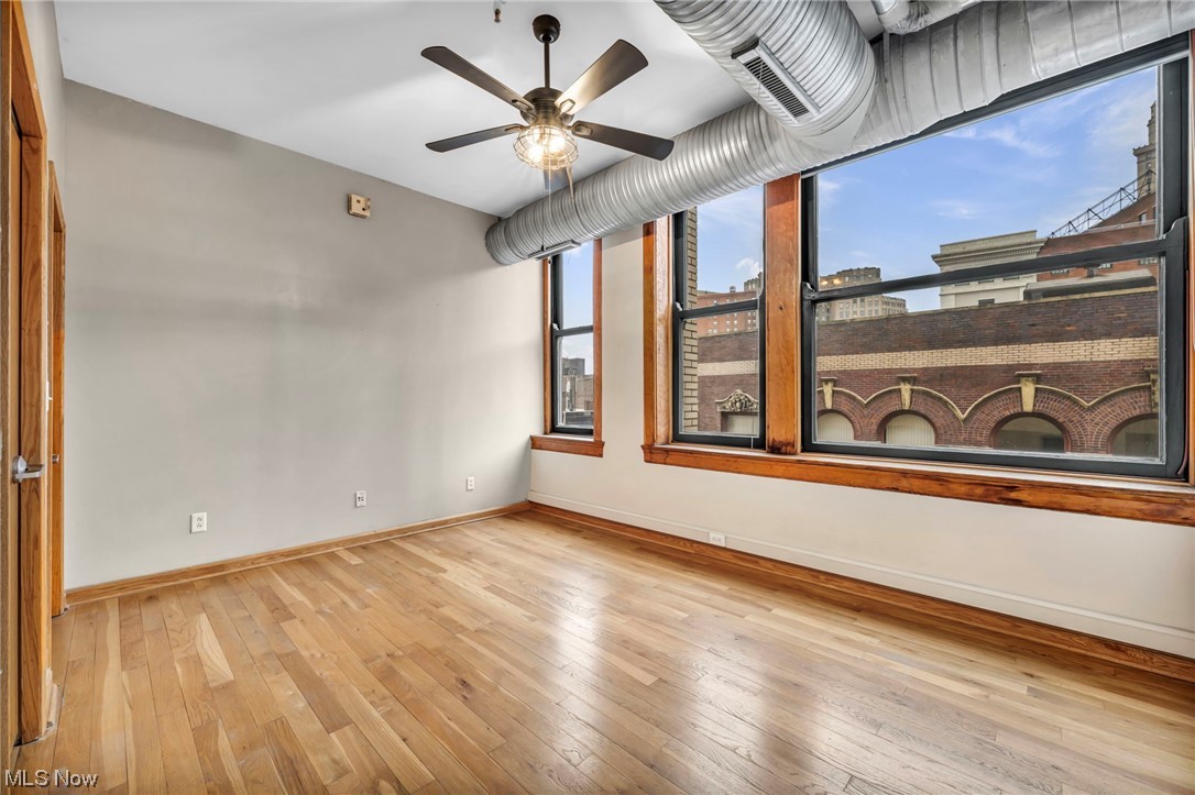 Sincere Bldg Condo - Residential