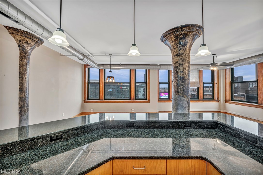 Sincere Bldg Condo - Residential