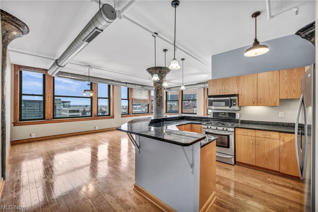 Sincere Bldg Condo - Residential