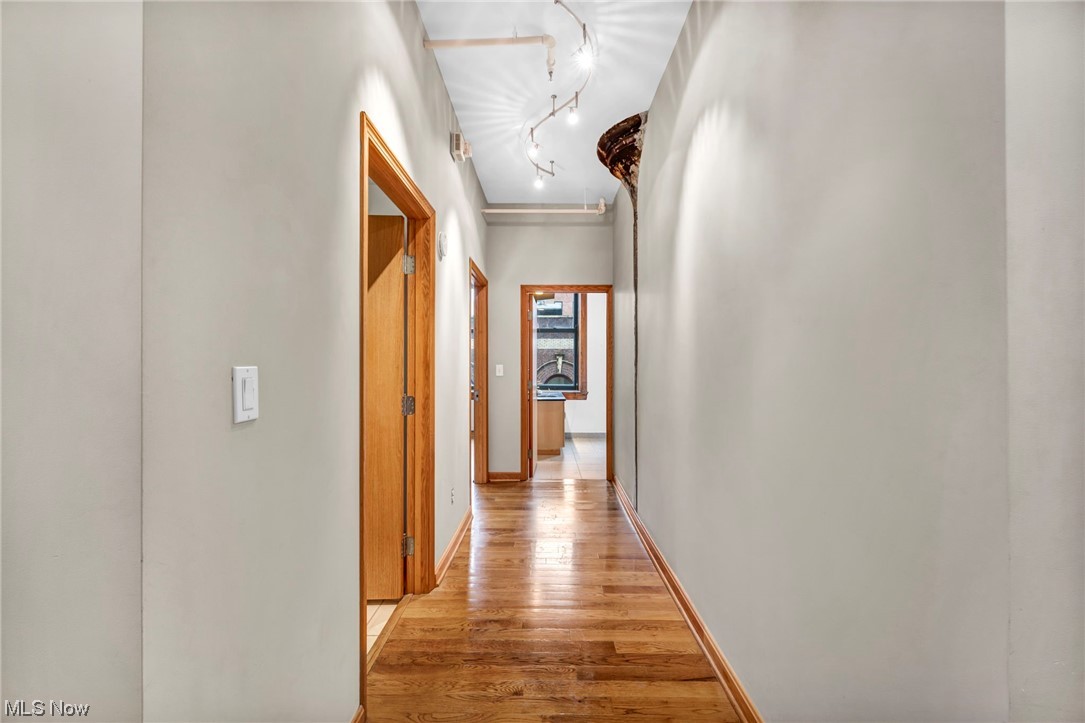 Sincere Bldg Condo - Residential