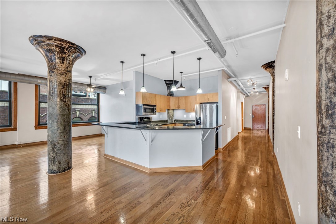 Sincere Bldg Condo - Residential