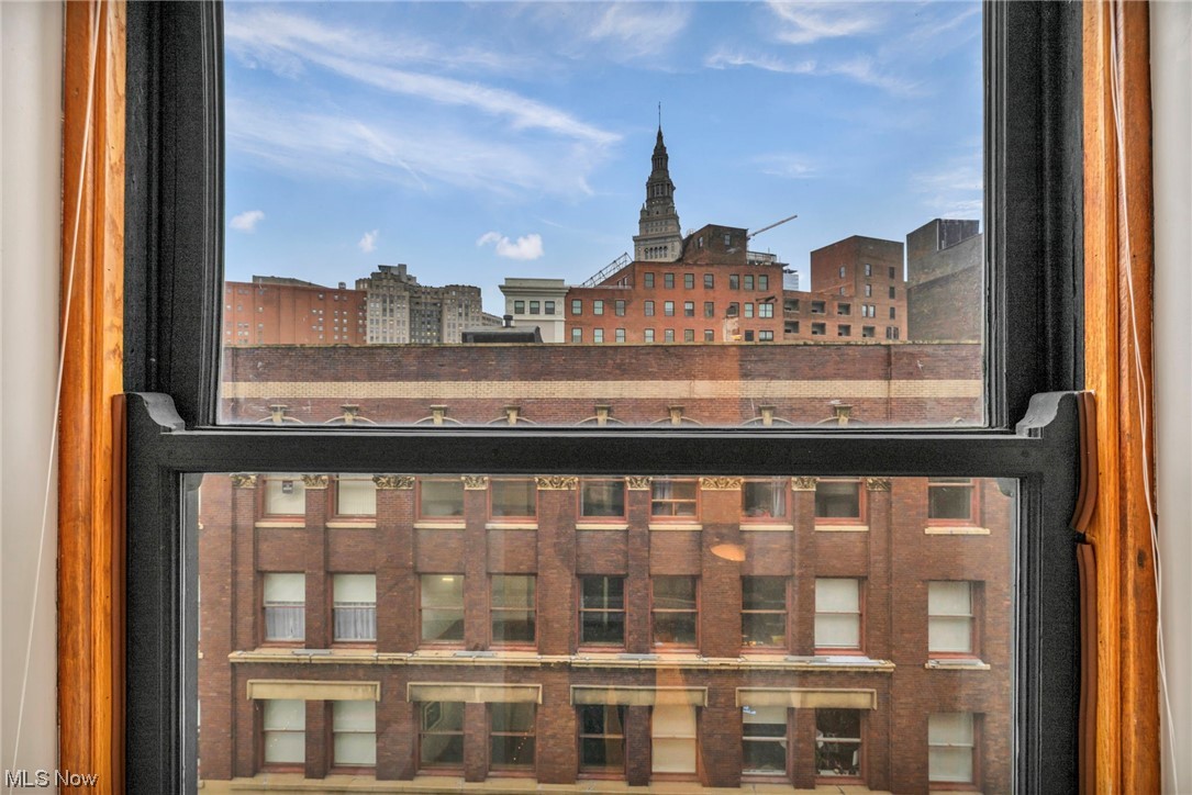 Sincere Bldg Condo - Residential