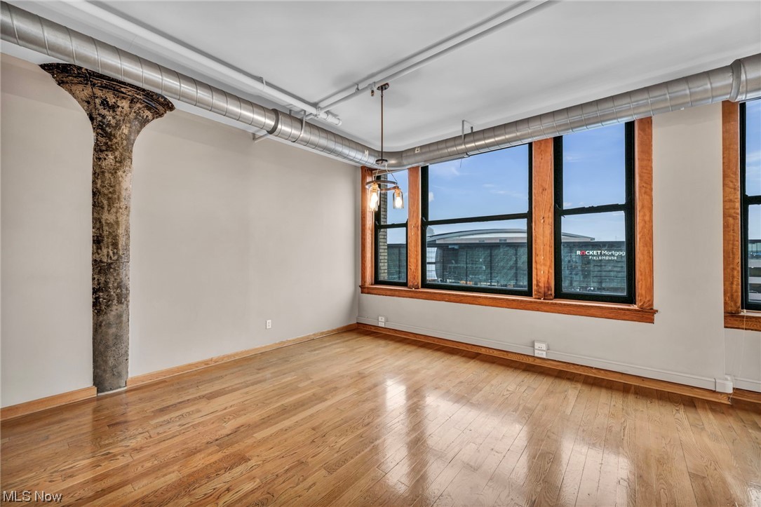 Sincere Bldg Condo - Residential