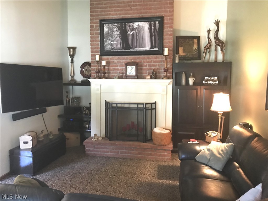 Schoenbrunn Estate - Residential