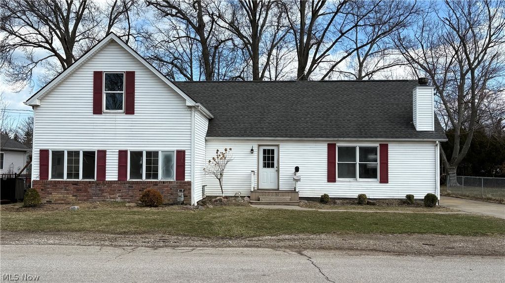 Photo of 143 Fay Avenue, Avon Lake, OH 44012 (MLS # 5189514)