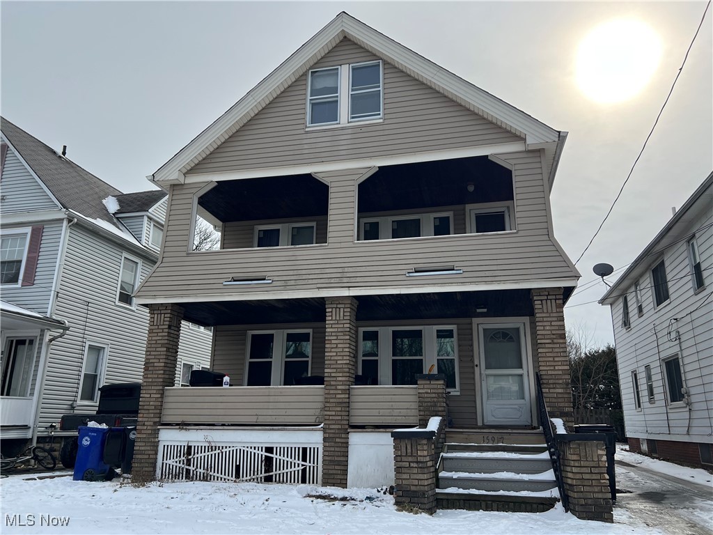 Fully occupied duplex located in North Collinwood. Both units are similar in floorplan with 2 bedrooms, 1 bath, living room, and kitchen. Both units are individually metered for gas and electric which the tenants pay. Owner pays water, trash, and sewer. Both units have long term tenants in place who wish to stay. Combined monthly rent is $1425 with room to raise as both units are currently on month to month leases. The buidling has passed lead inspection and owner is currently waiting for the Lead Safe Certification from the city of Cleveland. Property is under professional management.