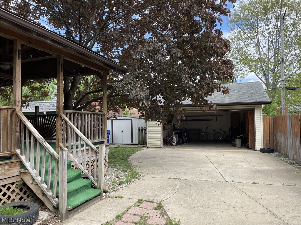 Lorain Villas - Residential