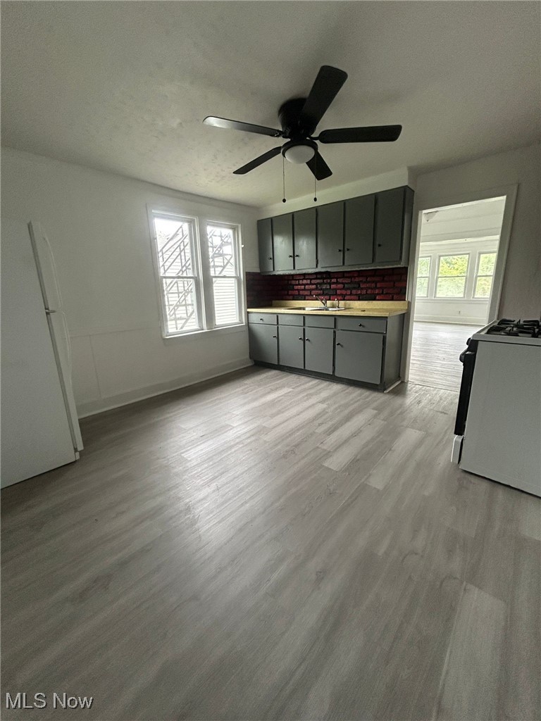 Mix & Hossacks 02 - Residential Income